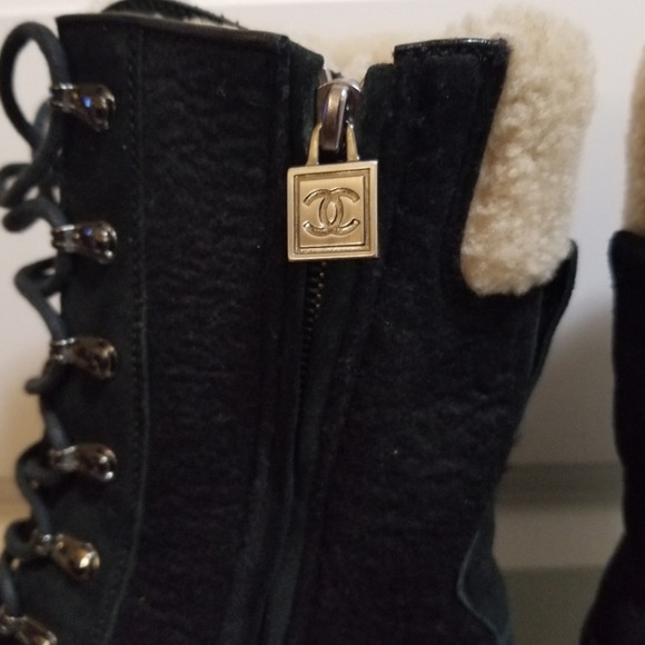 Chanel CC logo   Padlock  Winter Boots - Picture 8 of 9